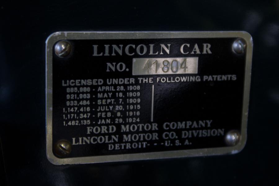  Lincoln Model L Limousine 1927 года  (фото 3 из 24)